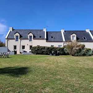 La Maison Des Poulains Couette-café